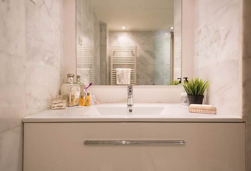 Msb Rooftop Pool City Center