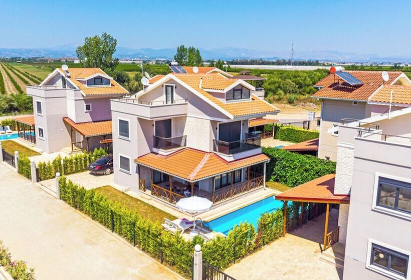 Paradise Town Villa Cordelia