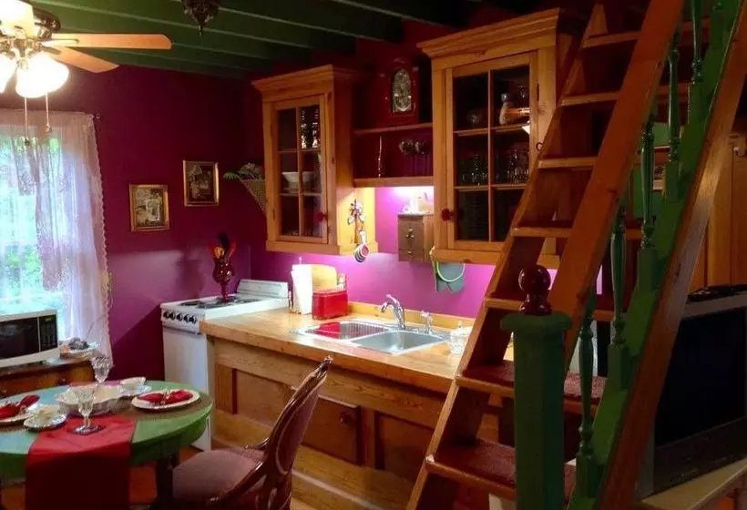 ベッドアンドブレックファースト Blue Crystal Hideaway