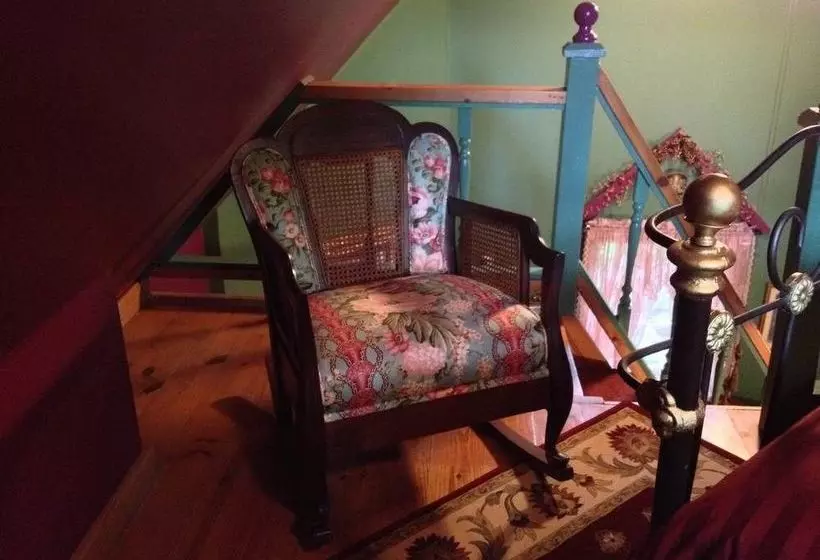 ベッドアンドブレックファースト Blue Crystal Hideaway