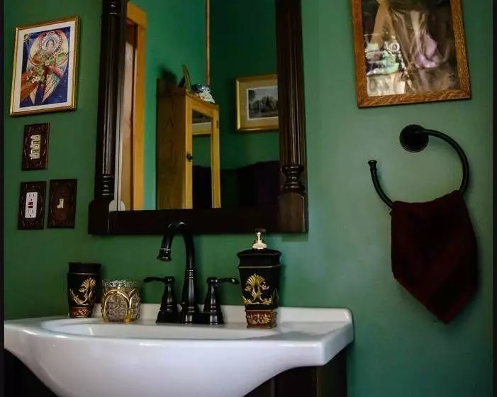 ベッドアンドブレックファースト Blue Crystal Hideaway