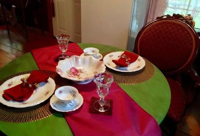 ベッドアンドブレックファースト Blue Crystal Hideaway