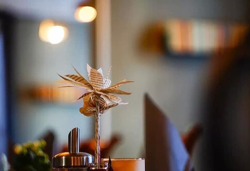 هتل Bett Und Buch