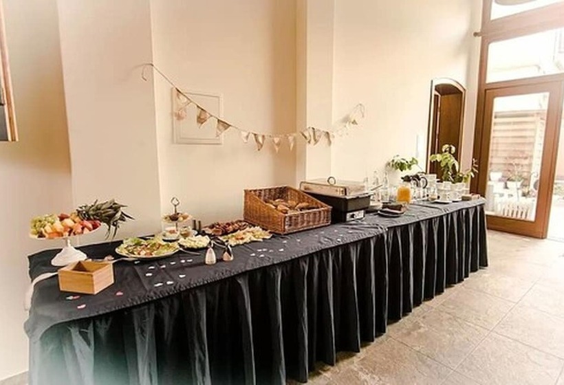 هتل Bett Und Buch