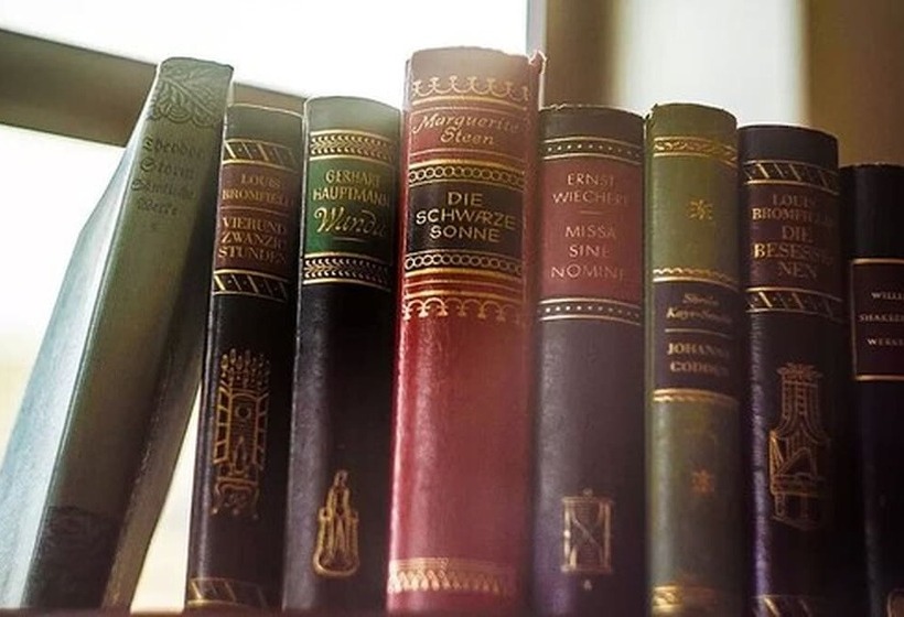 هتل Bett Und Buch