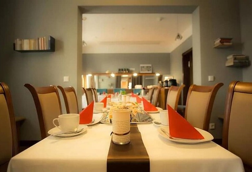 هتل Bett Und Buch