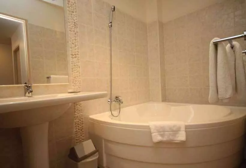 Hotelli Hôtel Et Résidence Costa Rossa