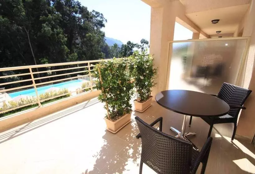 Hotelli Hôtel Et Résidence Costa Rossa