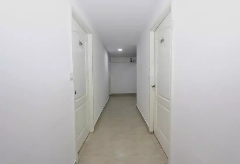 ホテル Oyo 4290 Sanctum City Living