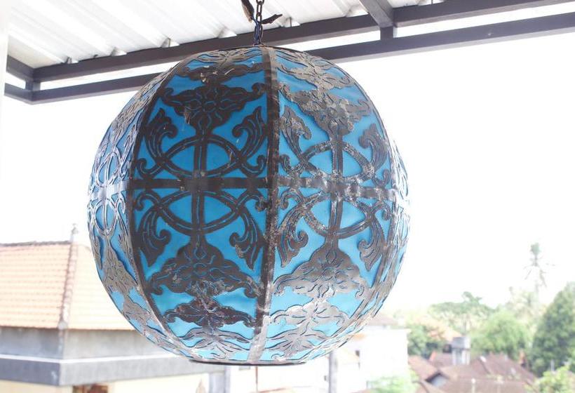 Reddoorz Hostel Near Ubud Palace