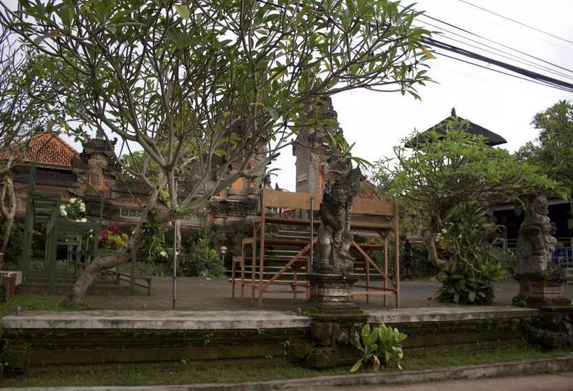 Reddoorz Hostel Near Ubud Palace