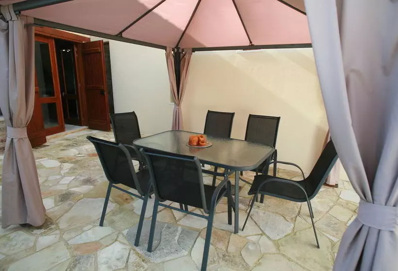 Areti Courtyard Villas