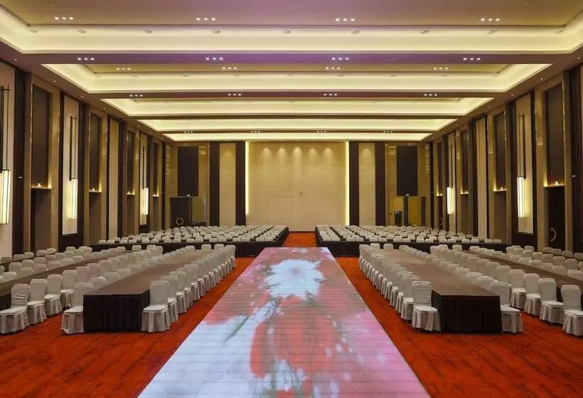 ホテル Emeishan Grand