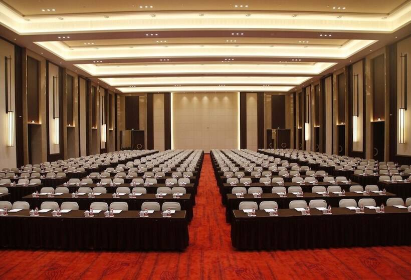 فندق Emeishan Grand