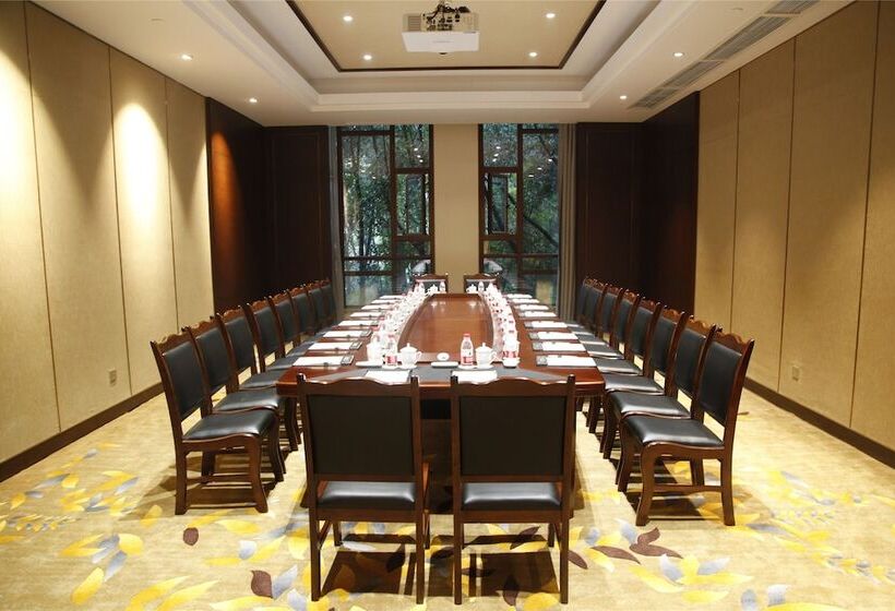 فندق Emeishan Grand