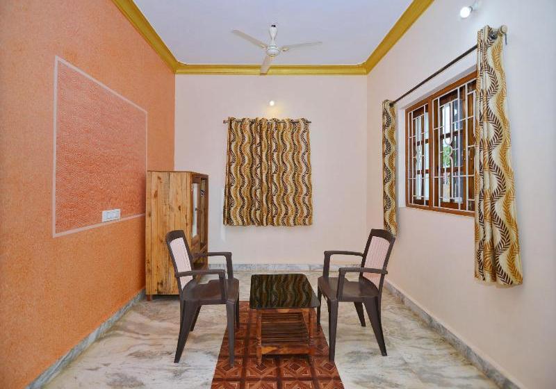 Отель Oyo 1964 Apartment Aajo