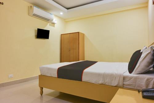 Отель O Padmavathi Puram Near Railway Station