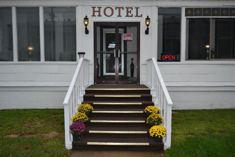 فندق Perfect Stay Inn & Suites