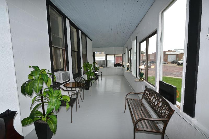 فندق Perfect Stay Inn & Suites