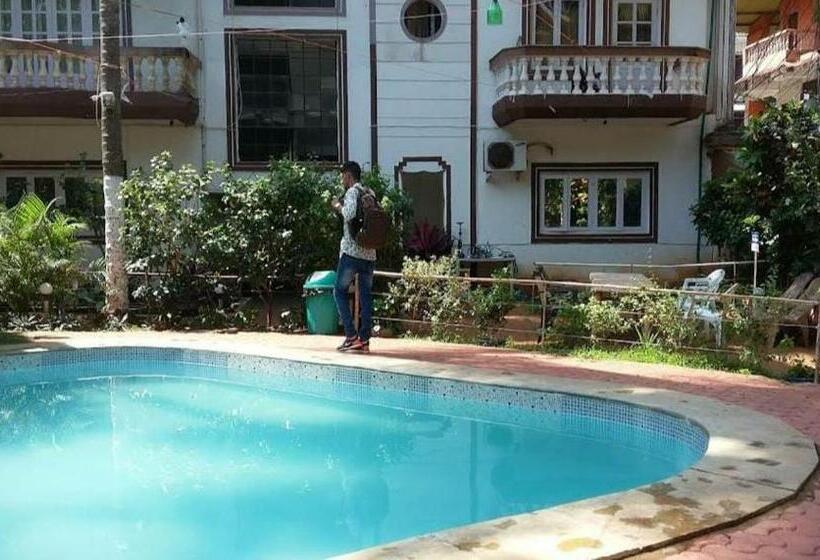 فندق Sunny Holiday Inn