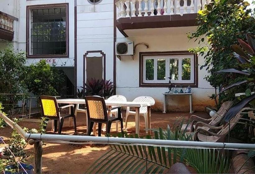 فندق Sunny Holiday Inn