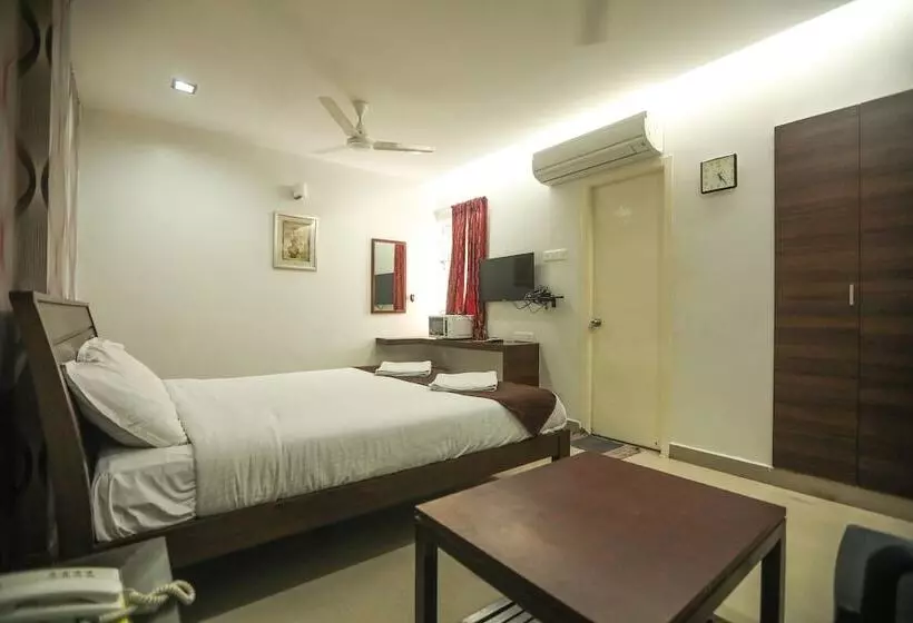Hotelli Ulo Aravindar Residency