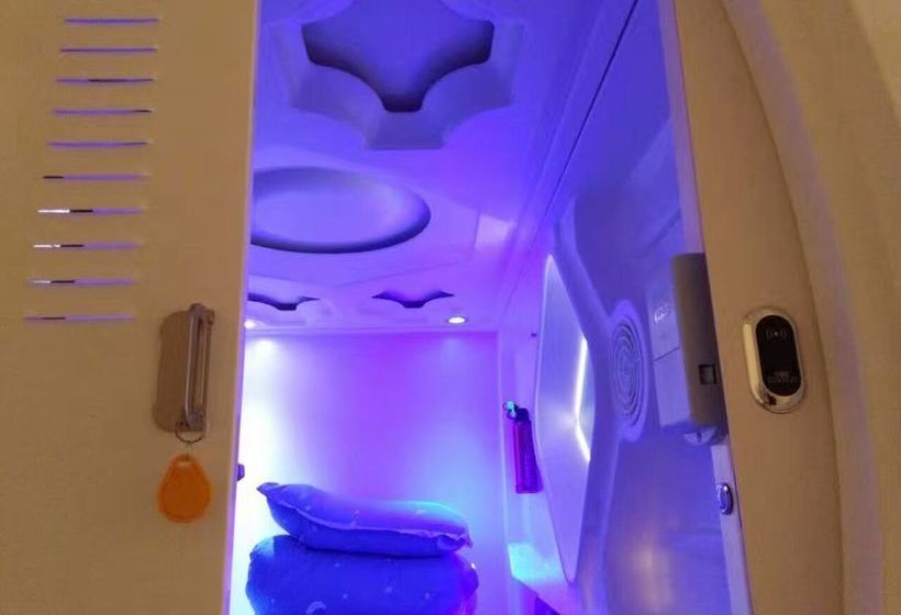 Intercity Capsule Youth Hostel Temple