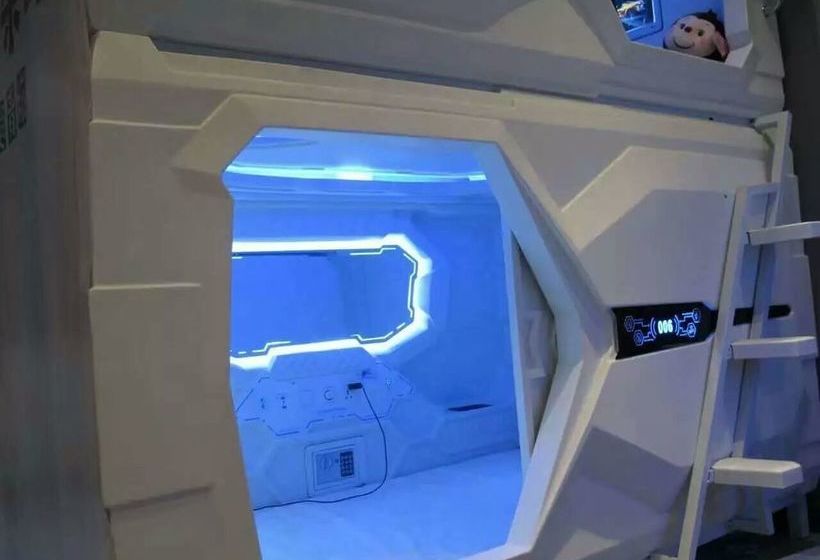 Intercity Capsule Youth Hostel Temple