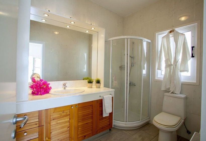 Sunset Beachfront Villa Meneou