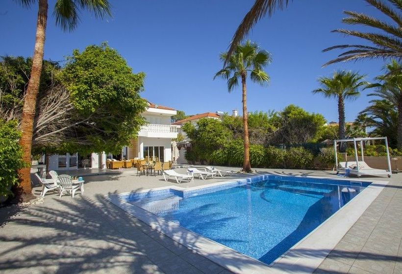 Sunset Beachfront Villa Meneou