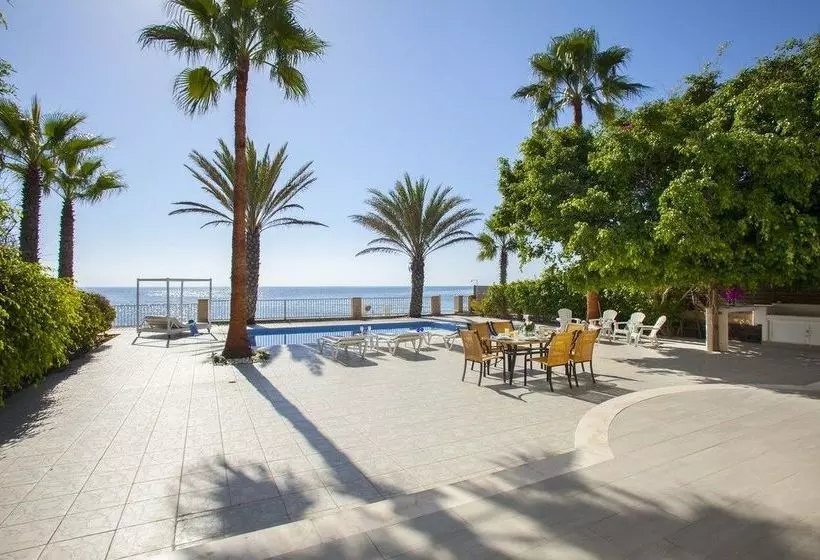 Sunset Beachfront Villa Meneou