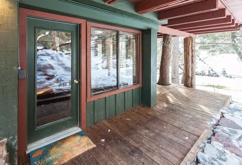 Treehouse By The Stream