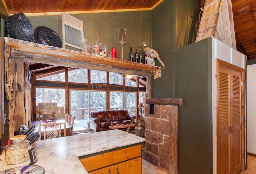 Treehouse By The Stream