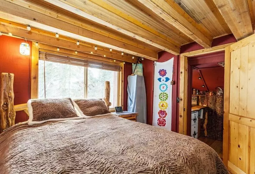 Treehouse By The Stream