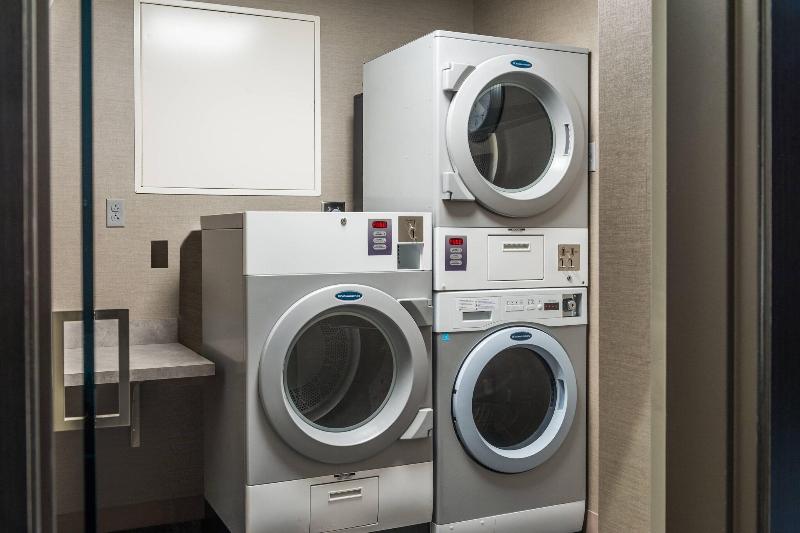 Ac Hotel By Marriott Boston Cleveland Circle