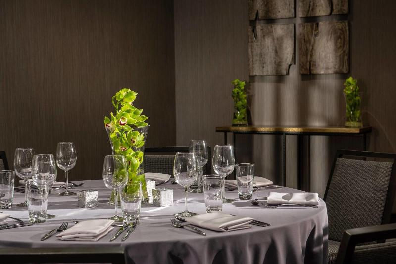 Ac Hotel By Marriott Boston Cleveland Circle