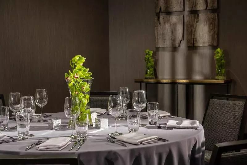 Ac Hotel By Marriott Boston Cleveland Circle