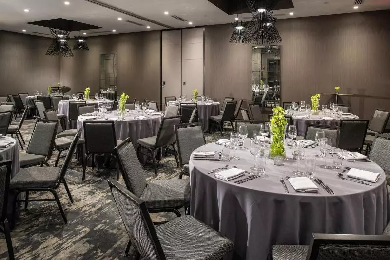 Ac Hotel By Marriott Boston Cleveland Circle