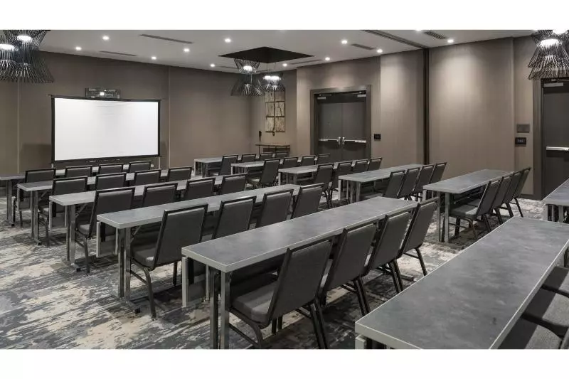 Ac Hotel By Marriott Boston Cleveland Circle