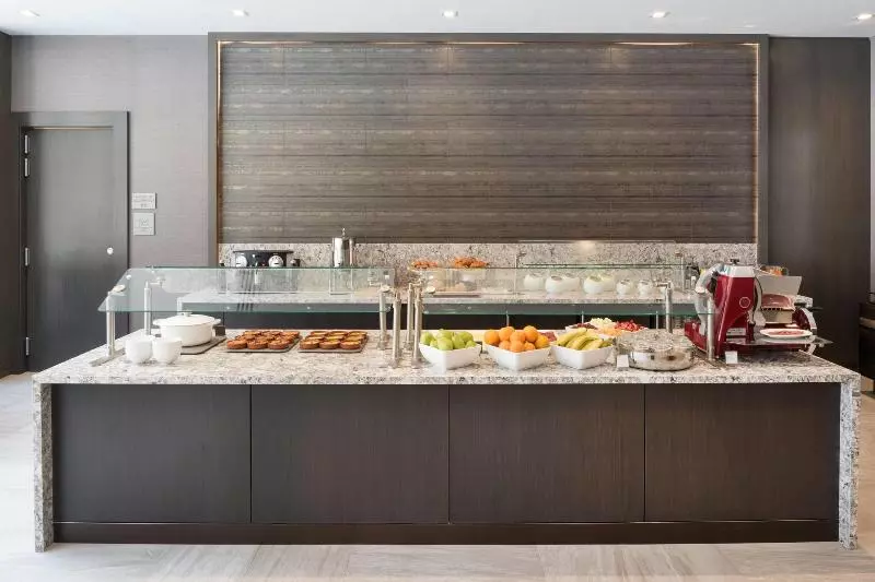 Ac Hotel By Marriott Boston Cleveland Circle