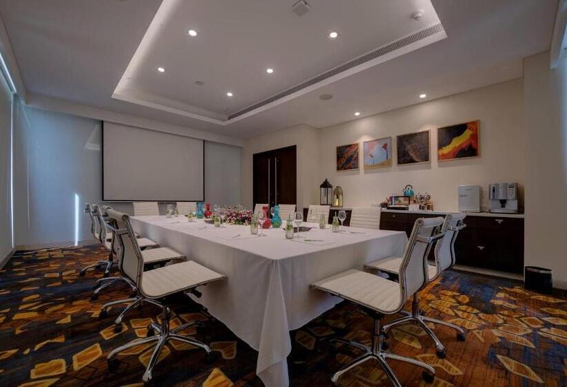 فندق Courtyard By Marriott Surat