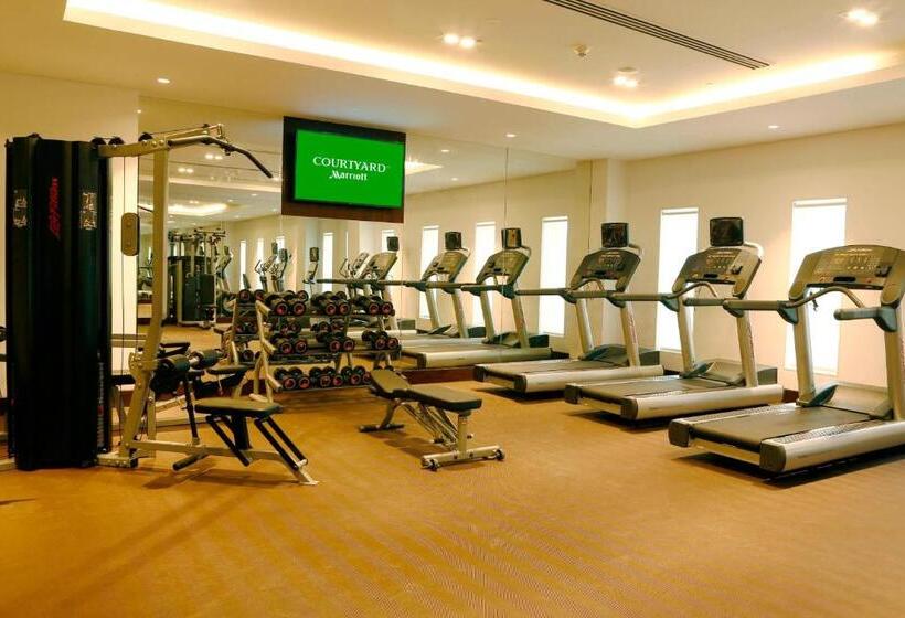 فندق Courtyard By Marriott Surat