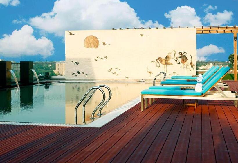 فندق Courtyard By Marriott Surat