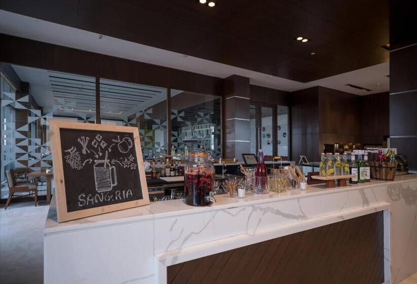 فندق Courtyard By Marriott Surat