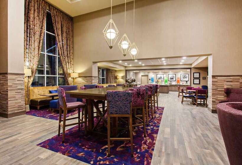 هتل Hampton Inn & Suites Leavenworth