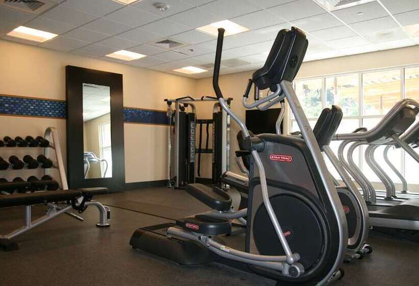 هتل Hampton Inn & Suites Leavenworth