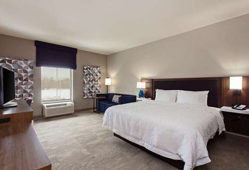 هتل Hampton Inn & Suites Leavenworth