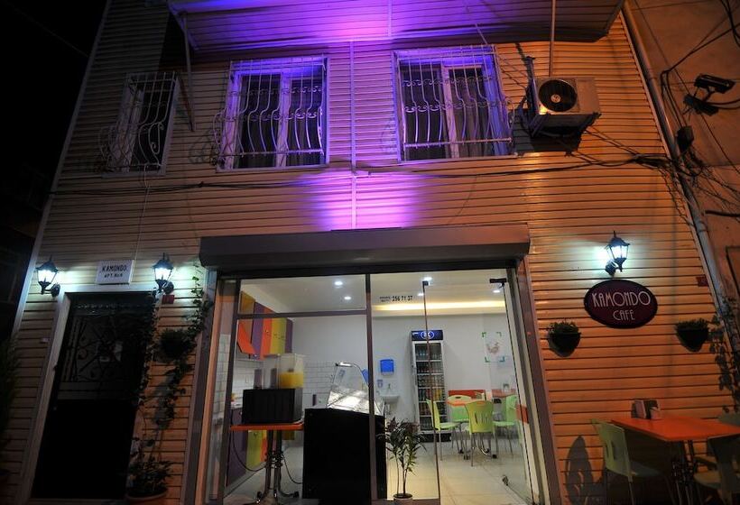 ホテル Kamondo Apartments