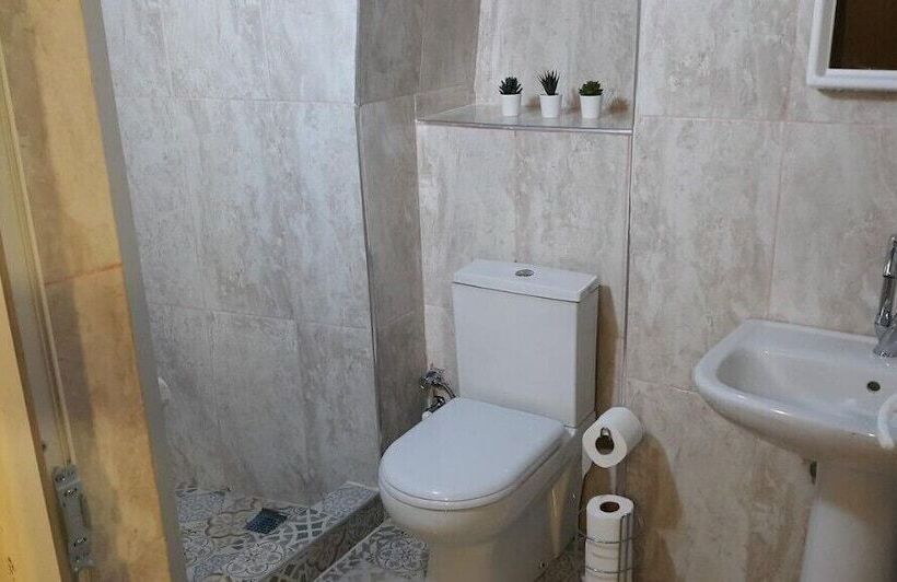 ホテル Kamondo Apartments