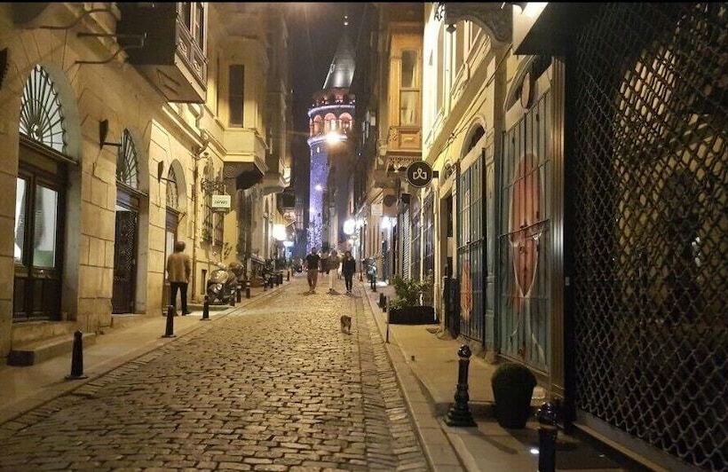 ホテル Kamondo Apartments